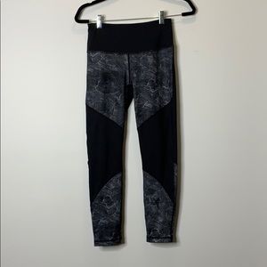 BLACKED PATTERNED CROPPED LEGGINGS
